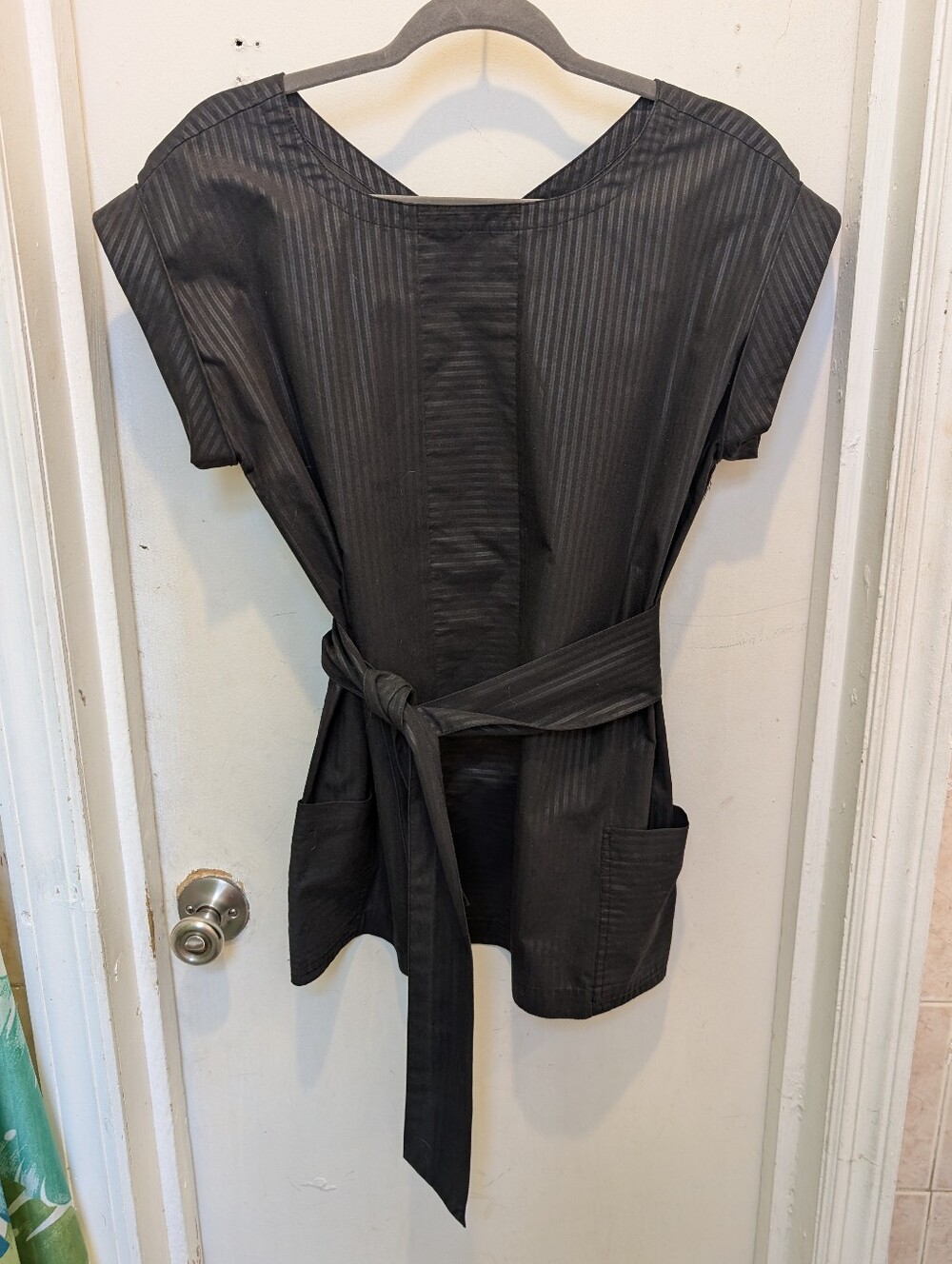 Generra Black Short Sleeve Top Blouse L Striped Modern Artsy Belted Unique